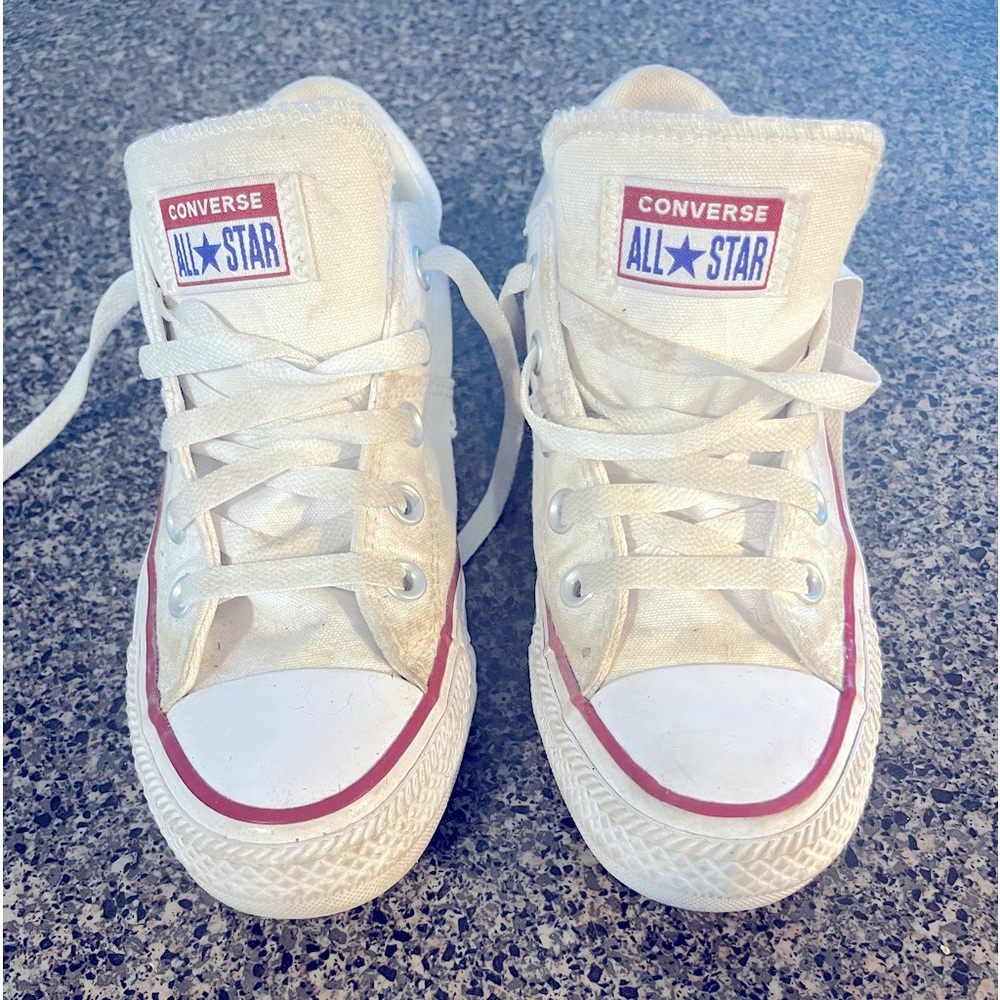 Converse size 6 women’s low tops.